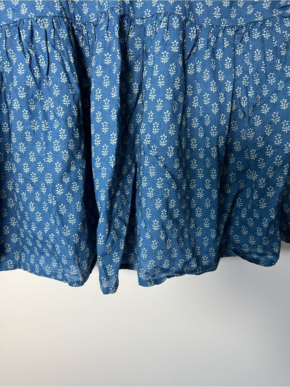 Faherty Lyla Top Organic Cotton Indigo Gobo Floral Print NEW - Picture 12 of 15